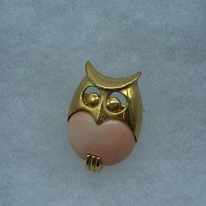 Vtg. Signed Crown Trifari Owl Marbled Pink & White Jelly Belly Gold Tone Brooch